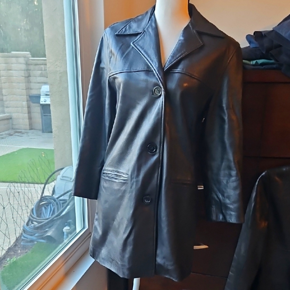 Women's luxurious Lamb Coat BARNEY'S NY S